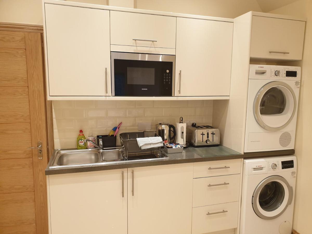 London Luxury Apartments 4 Min Walk From Ilford Station, With Free Parking Free Wifi Екстер'єр фото