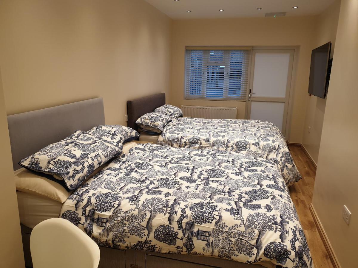 London Luxury Apartments 4 Min Walk From Ilford Station, With Free Parking Free Wifi Екстер'єр фото