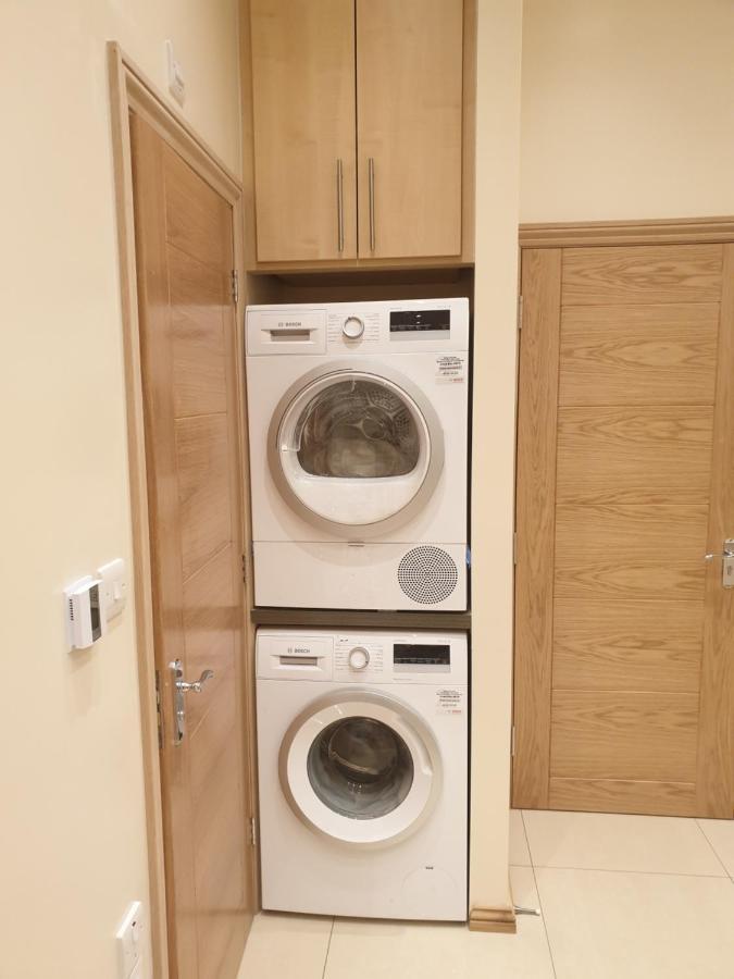 London Luxury Apartments 4 Min Walk From Ilford Station, With Free Parking Free Wifi Екстер'єр фото
