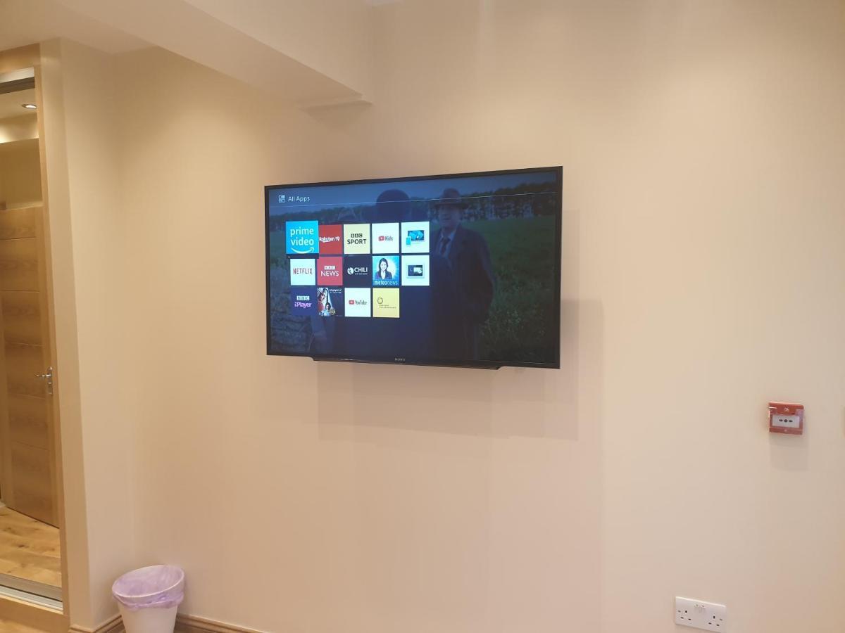 London Luxury Apartments 4 Min Walk From Ilford Station, With Free Parking Free Wifi Екстер'єр фото