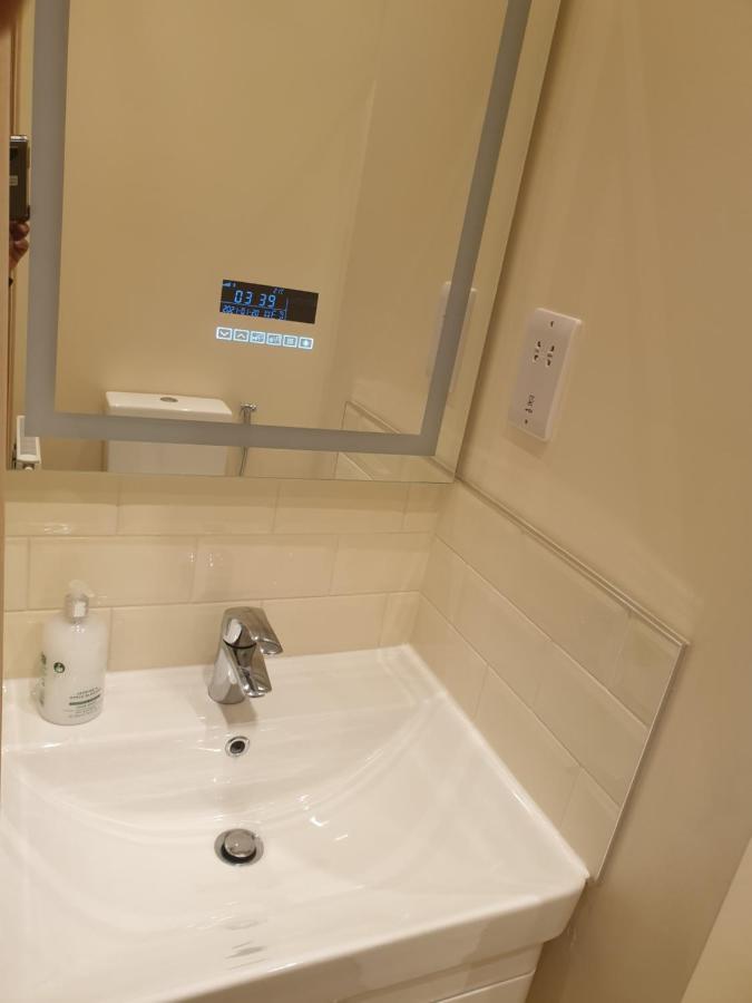 London Luxury Apartments 4 Min Walk From Ilford Station, With Free Parking Free Wifi Екстер'єр фото