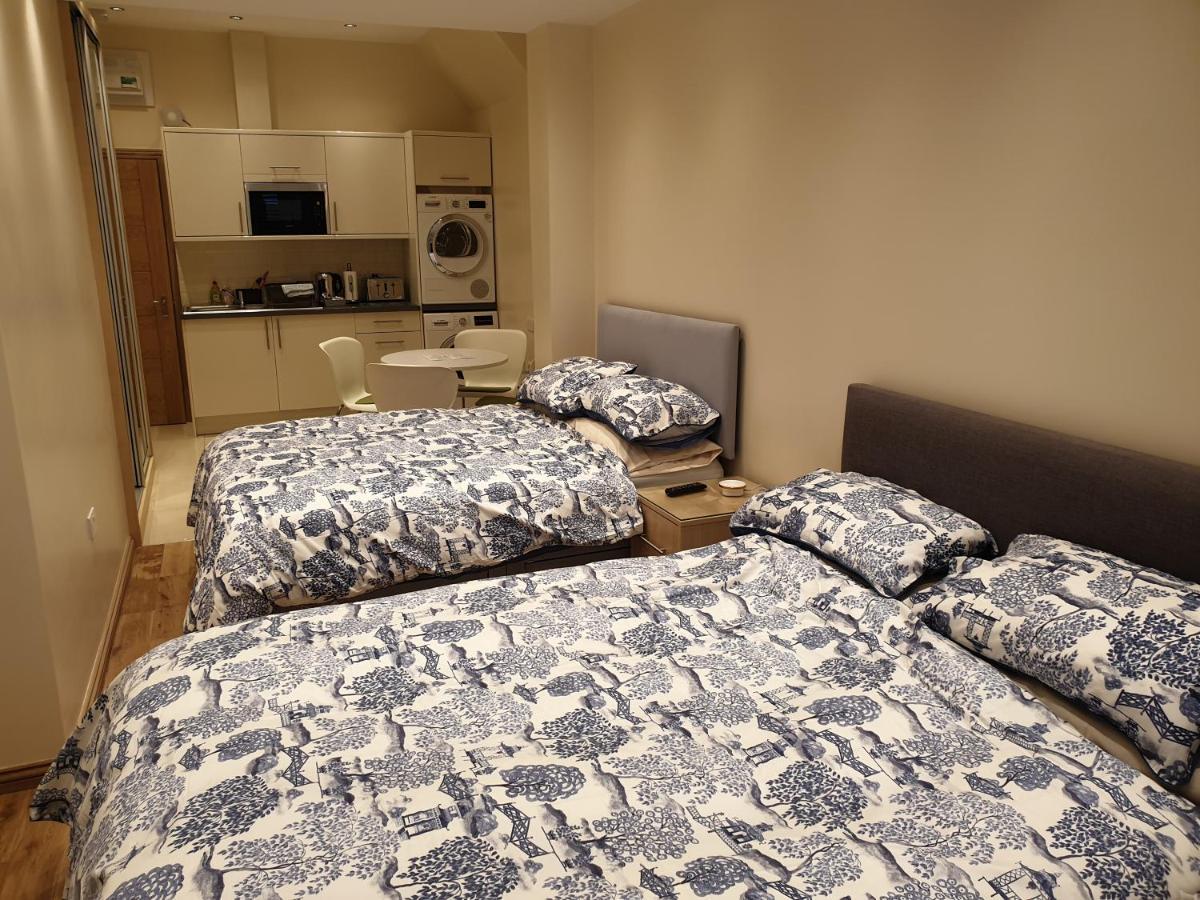 London Luxury Apartments 4 Min Walk From Ilford Station, With Free Parking Free Wifi Екстер'єр фото