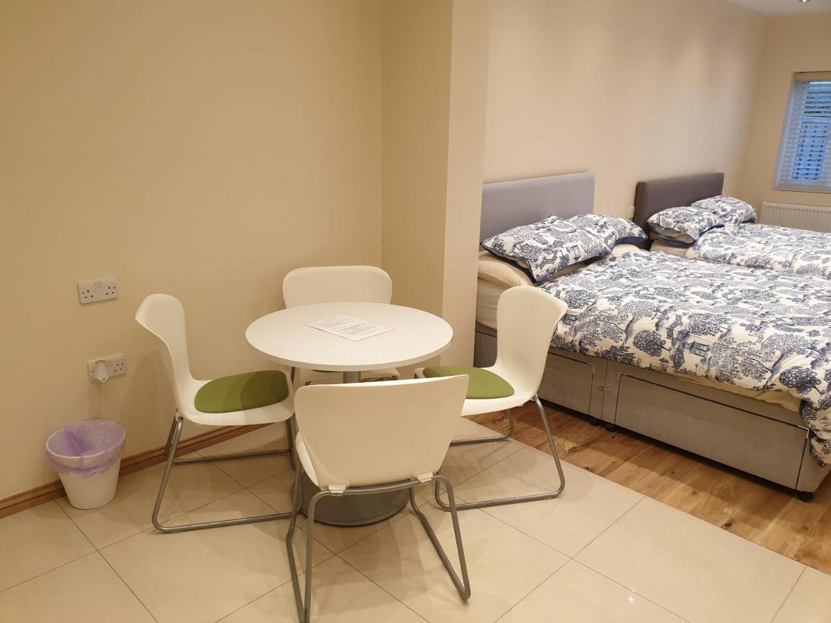 London Luxury Apartments 4 Min Walk From Ilford Station, With Free Parking Free Wifi Екстер'єр фото