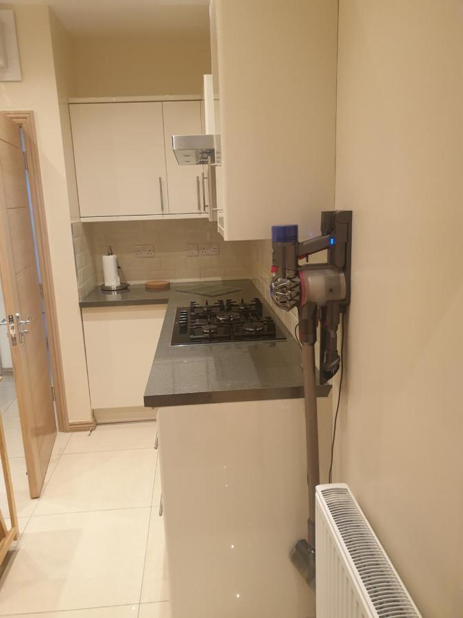 London Luxury Apartments 4 Min Walk From Ilford Station, With Free Parking Free Wifi Екстер'єр фото